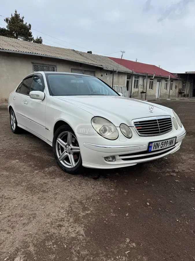 Mercedes-Benz E 320 2002 — photo 2