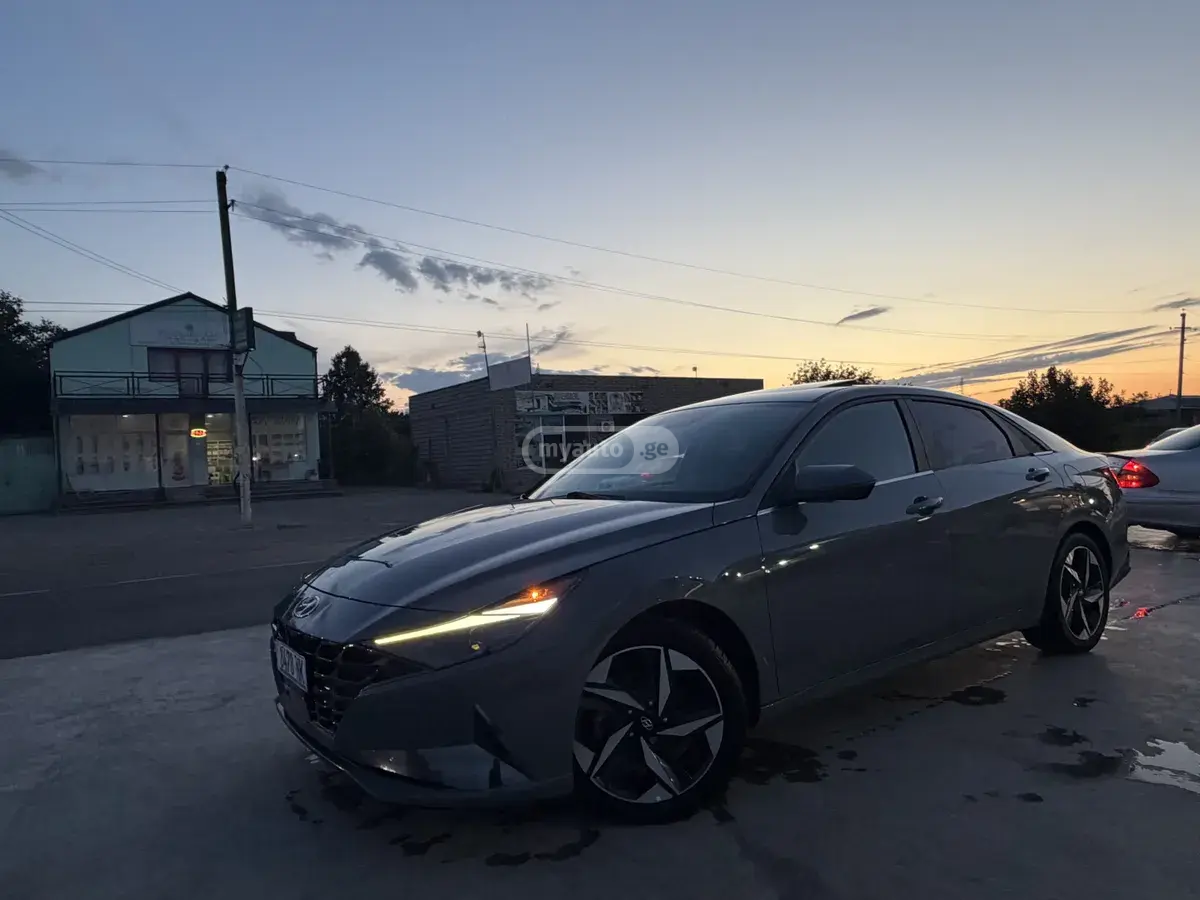 Hyundai Elantra