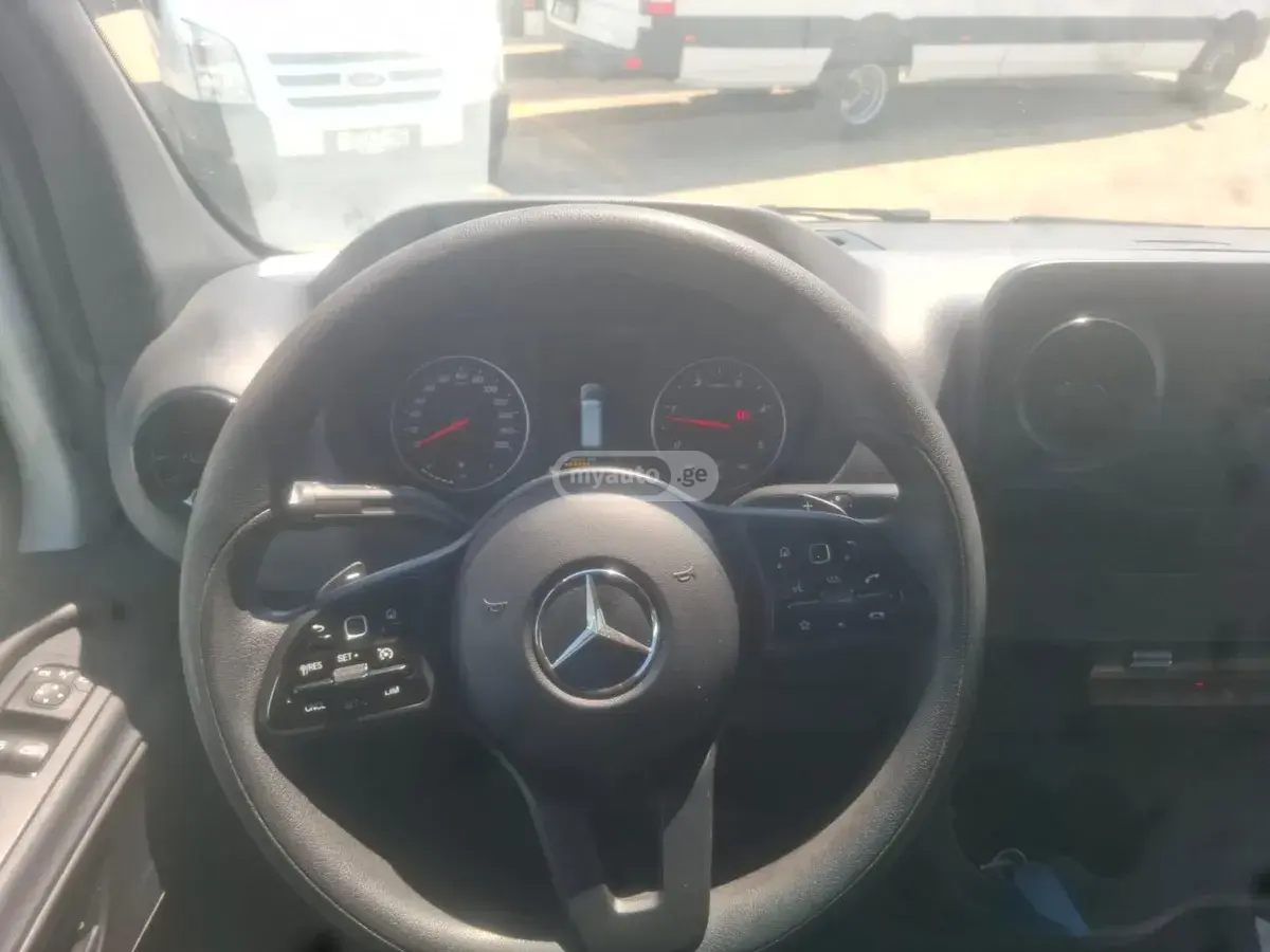 Mercedes-Benz Sprinter 2019 — photo 2