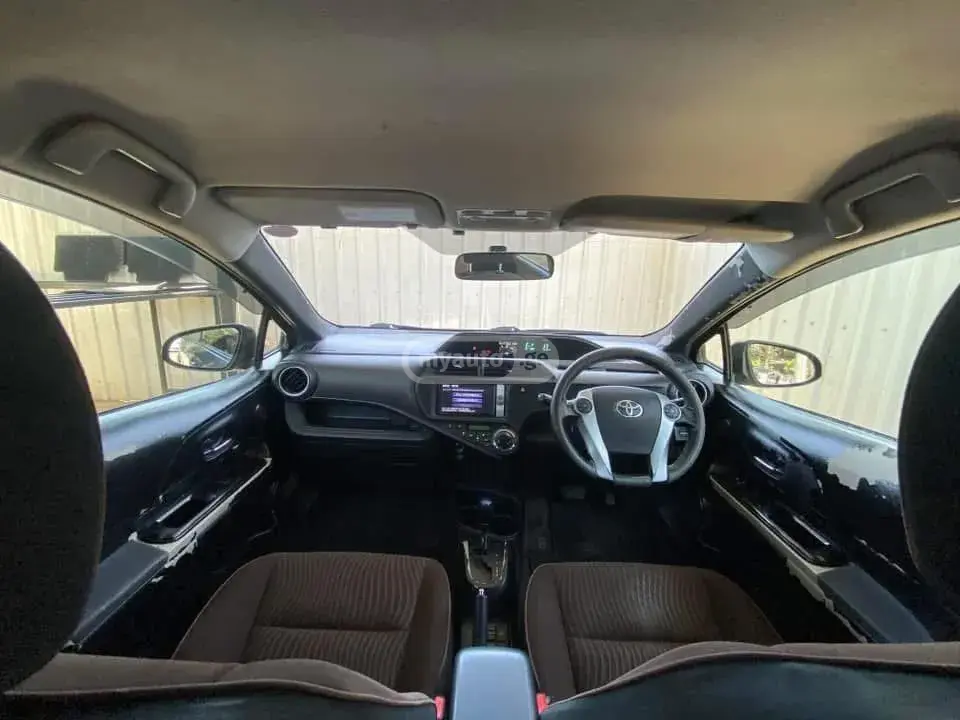 Toyota Aqua 2013 — photo 2