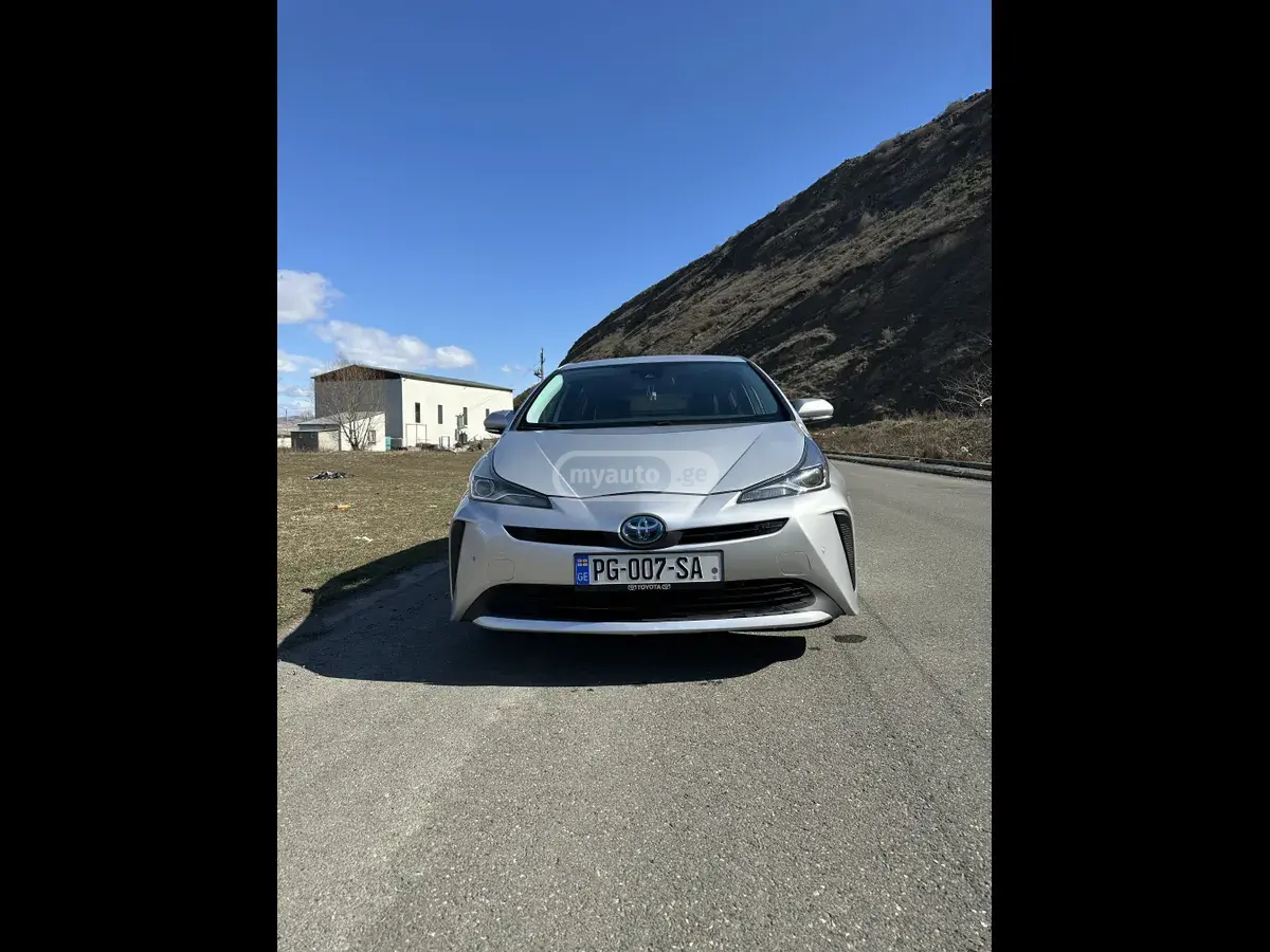 Toyota Prius 2020 — photo 2