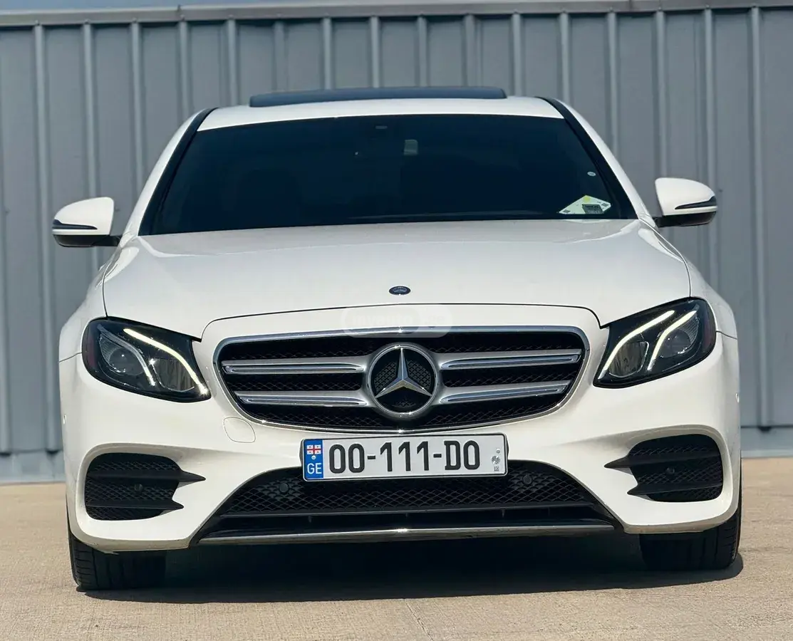 Mercedes-Benz E 300 2016 — photo 2