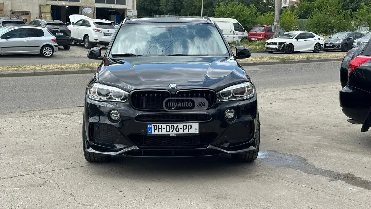 BMW X5 2016 — photo 2