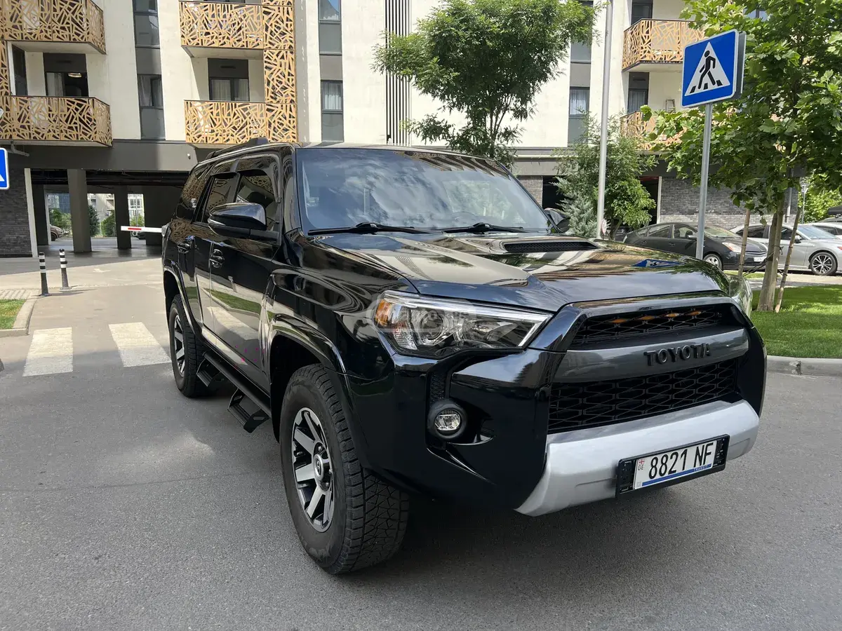 Toyota 4Runner 2019 — photo 2