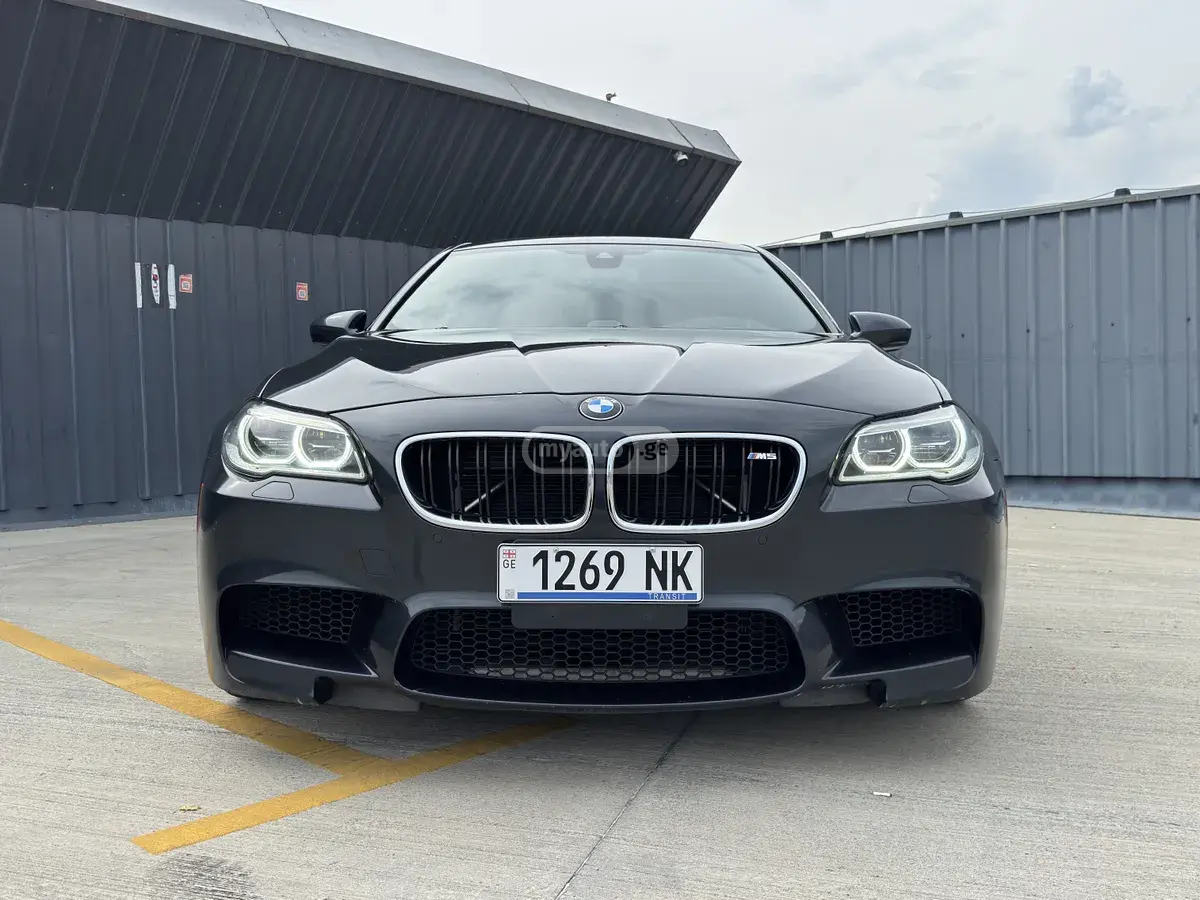 BMW M5 2014 — photo 2