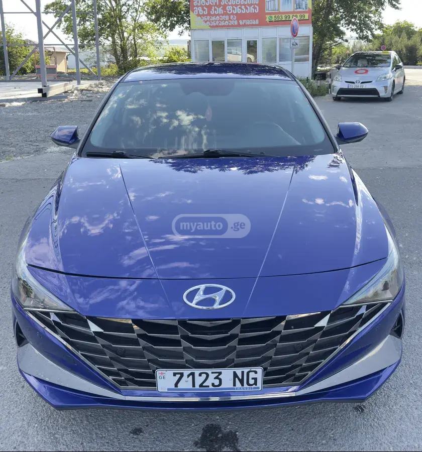 Hyundai Elantra 2022 — photo 2