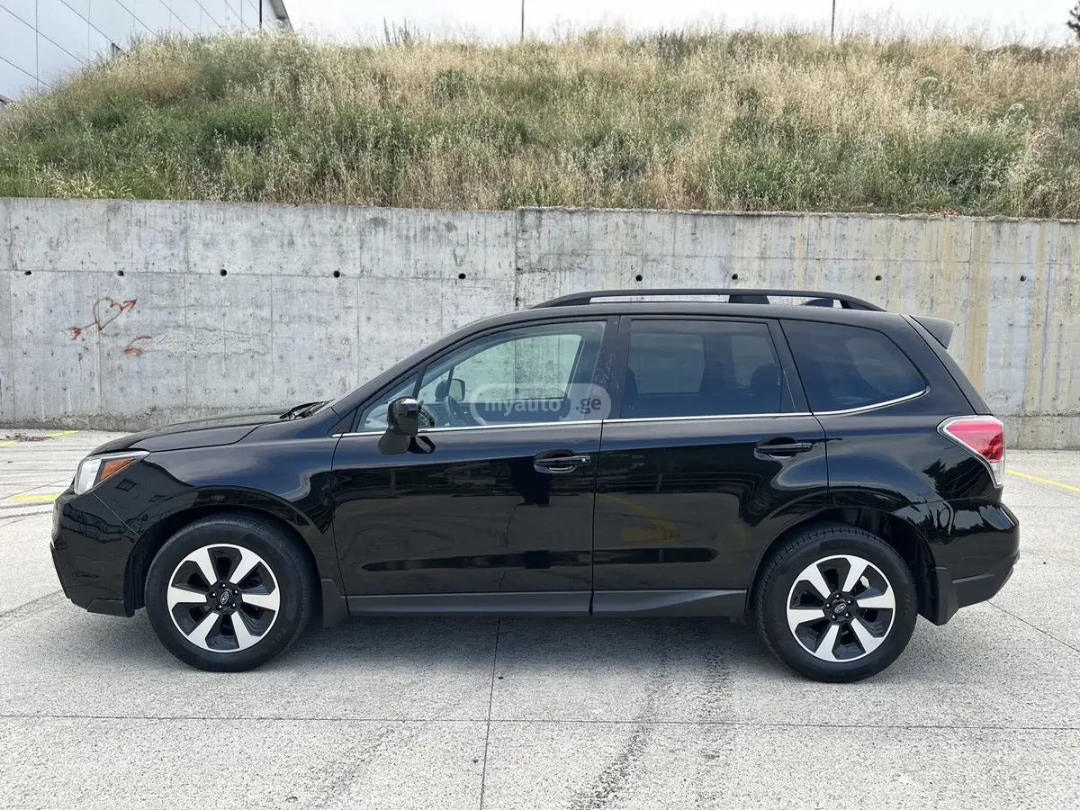 Subaru Forester 2017 — photo 2