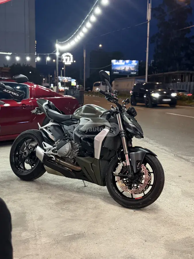Ducati Streetfighter 2023 — photo 2