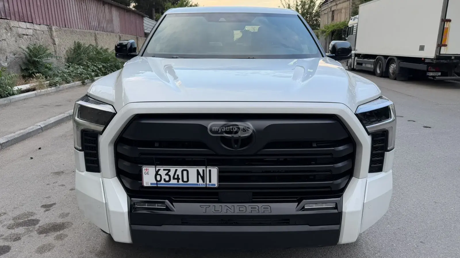 Toyota Tundra 2024 — photo 2