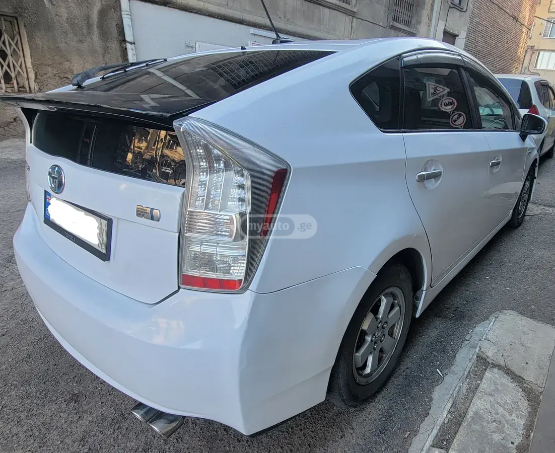 Toyota Prius 2011 — photo 2