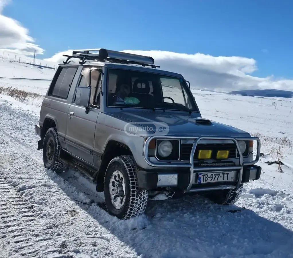 Mitsubishi Pajero 1990 — photo 2