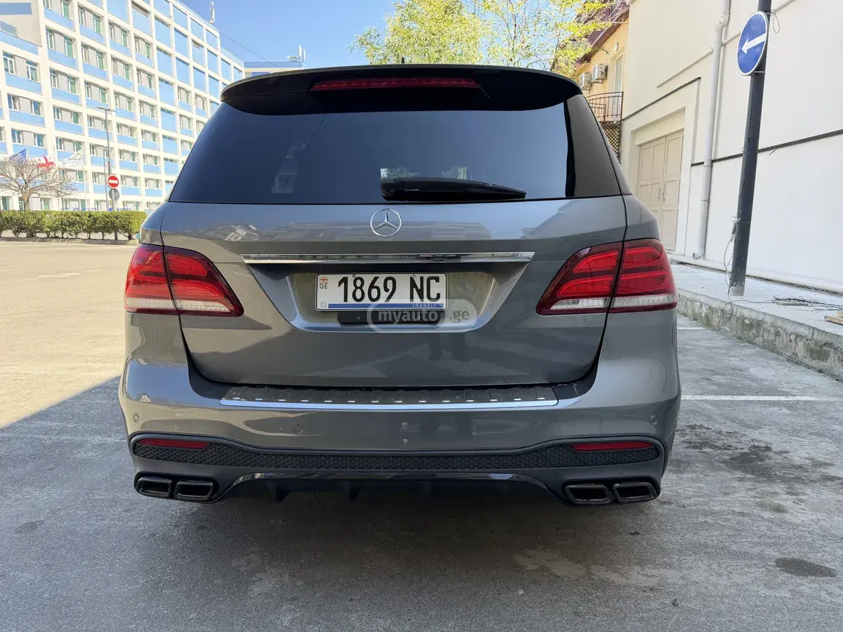 Mercedes-Benz GLE 63 AMG 2017 — photo 2