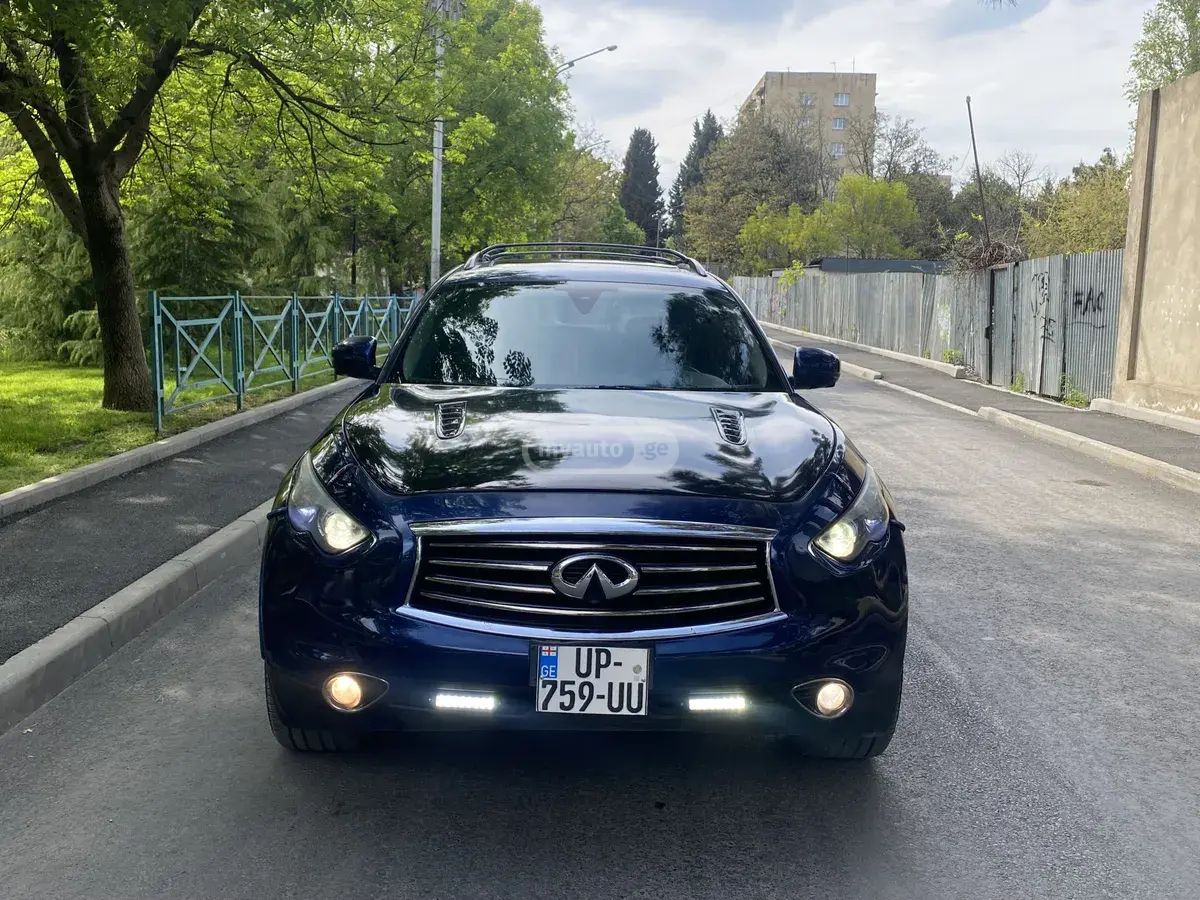 Infiniti FX35