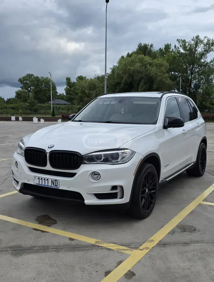BMW X5 2015 — photo 2