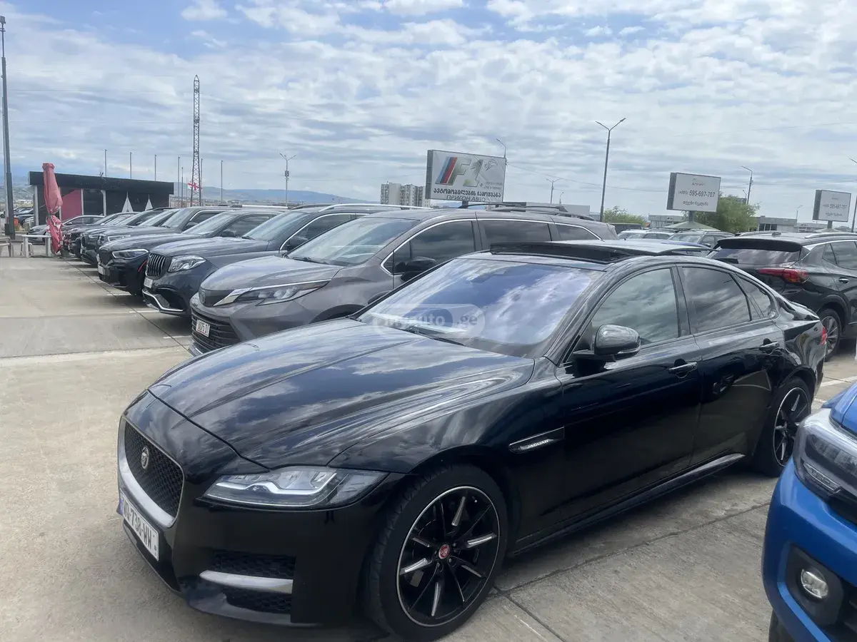 Jaguar XF