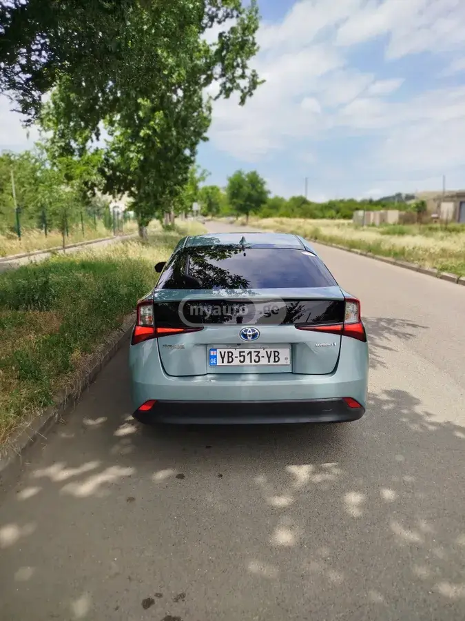 Toyota Prius 2020 — photo 2