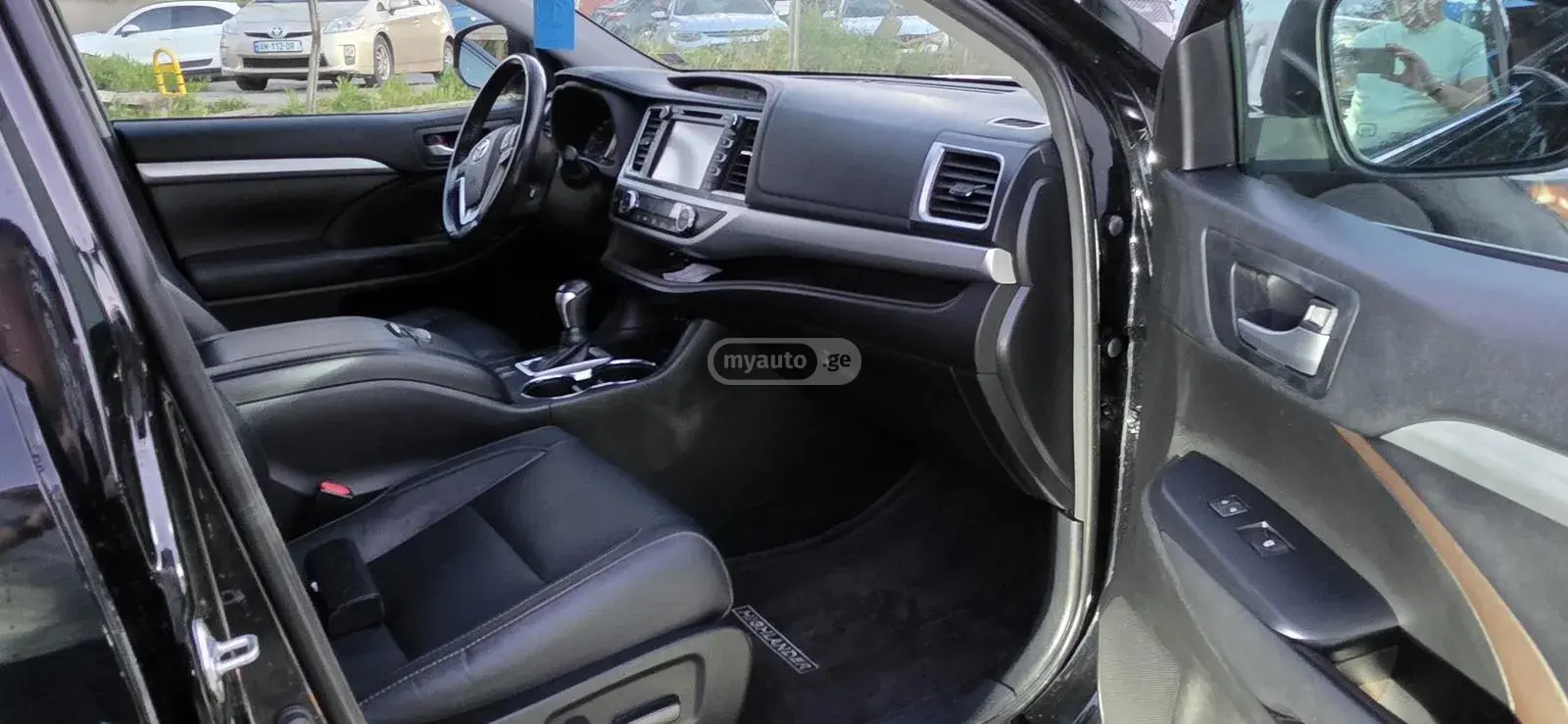 Toyota Highlander 2018 — photo 2