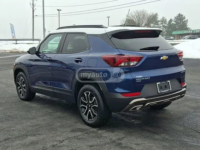 Chevrolet Trailblazer 2022 — photo 2