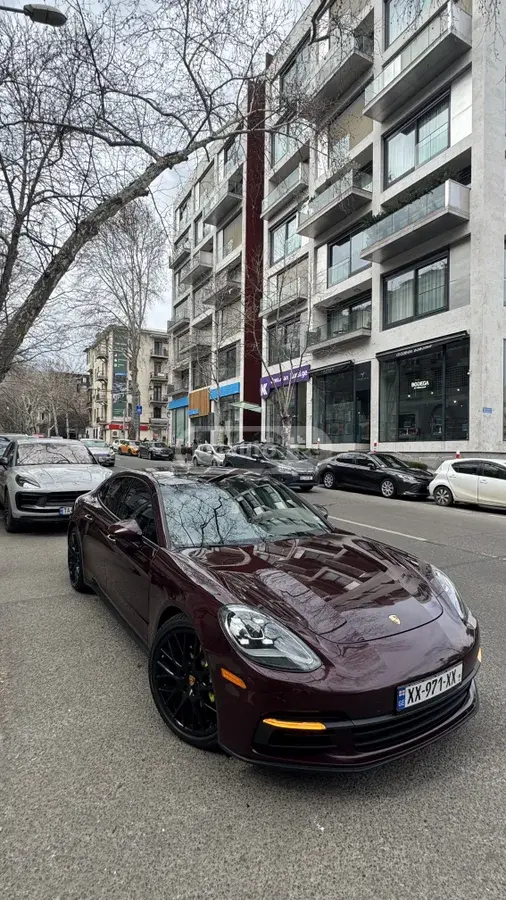 Porsche Panamera 2018 — photo 2