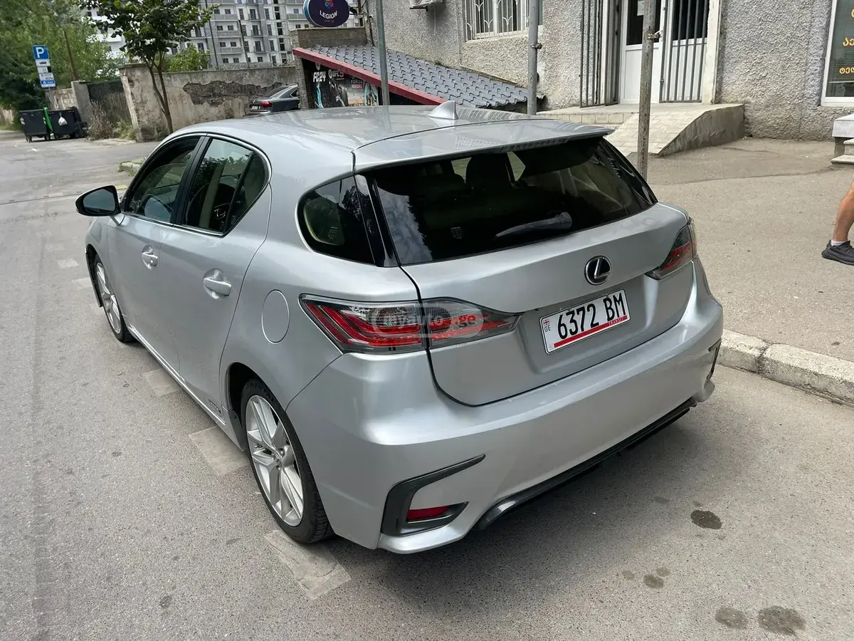 Lexus CT 200 h 2014 — photo 2