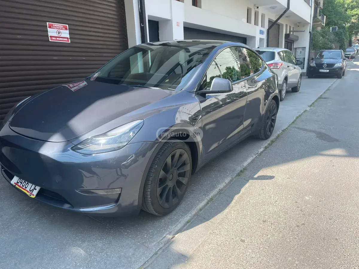 Tesla Model Y 2022 — photo 2