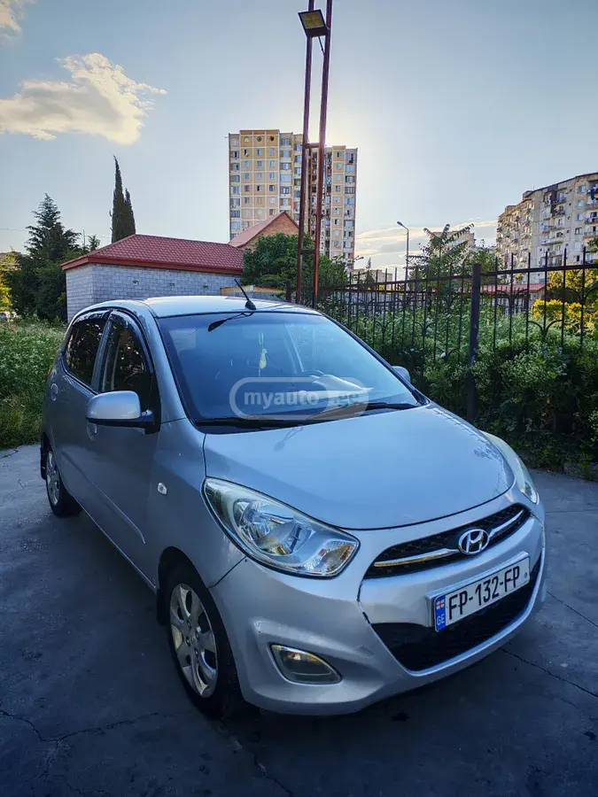 Hyundai i10 2011 — photo 2