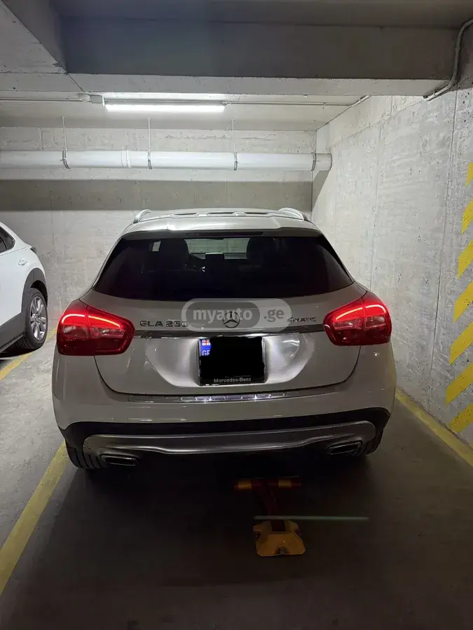 Mercedes-Benz GLA 250