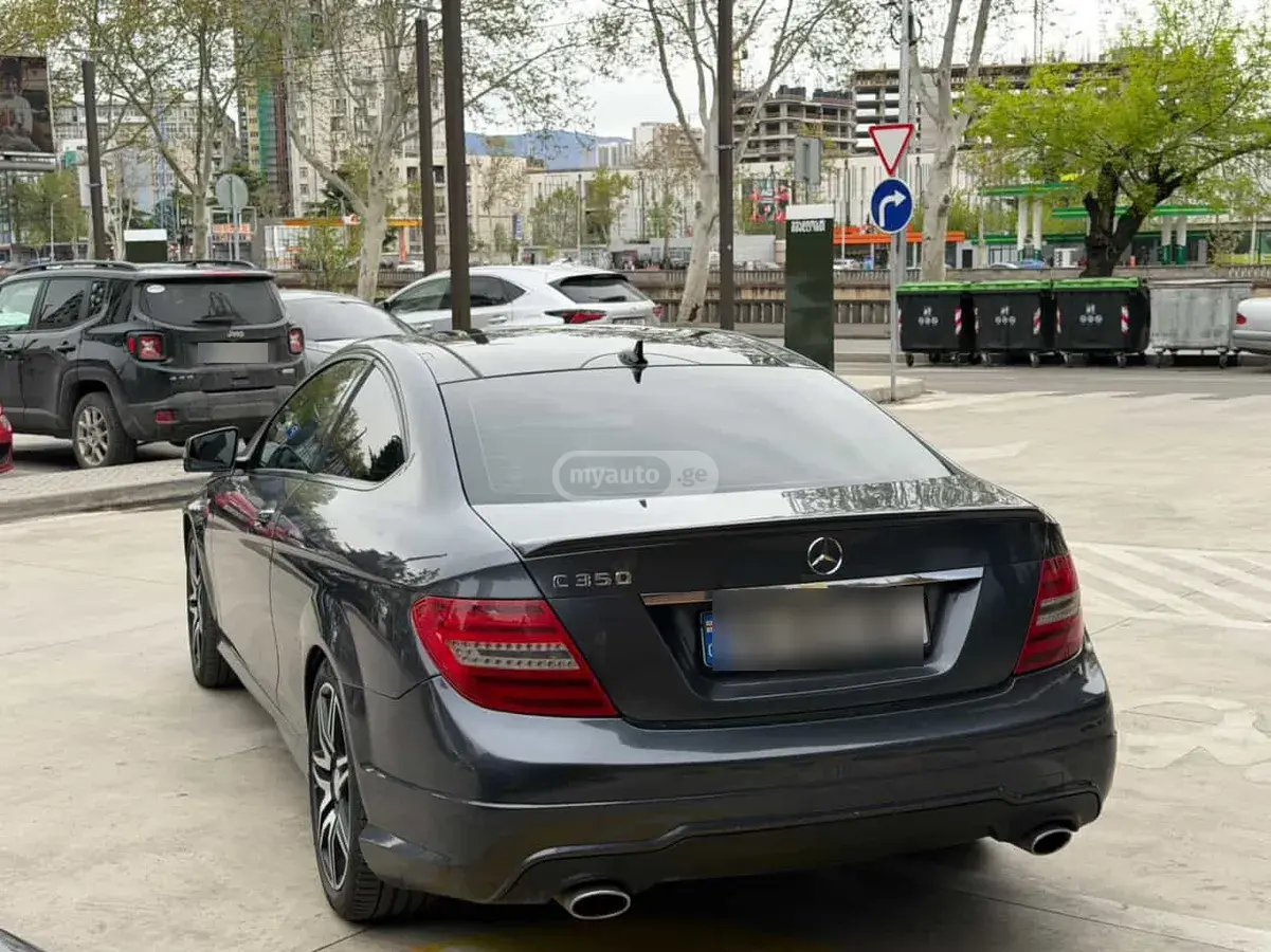 Mercedes-Benz C 350 2015 — photo 2