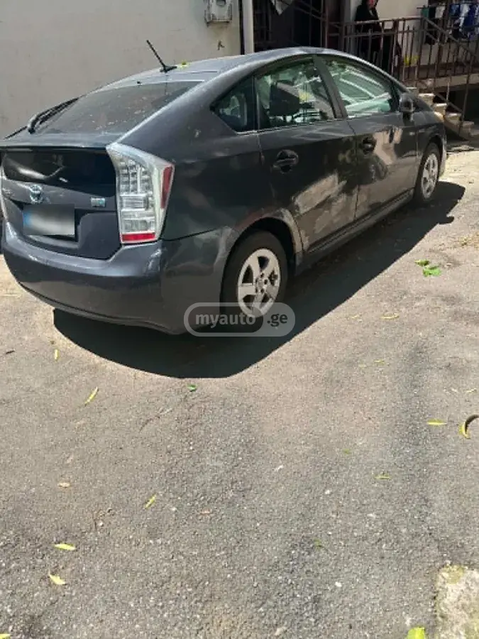 Toyota Prius 2011 — photo 2