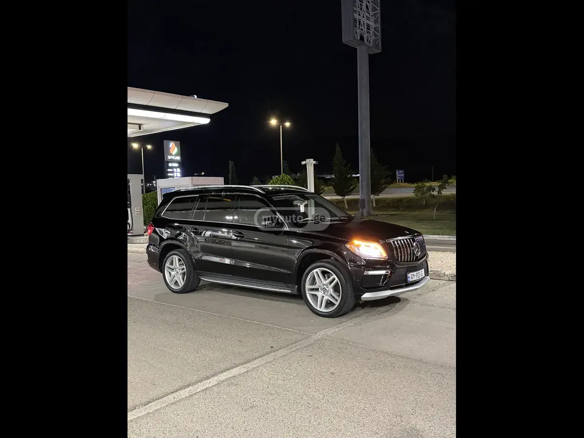 Mercedes-Benz GL 550