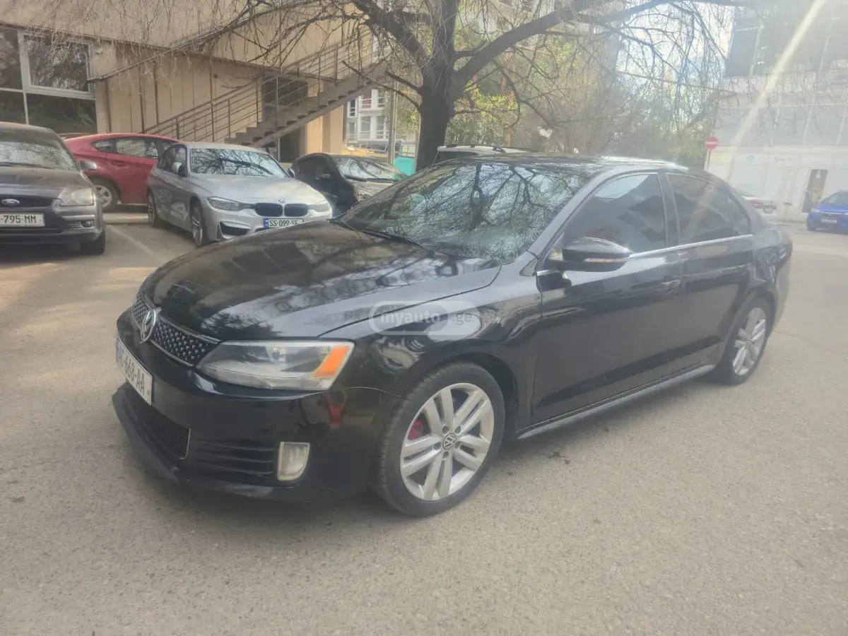 Volkswagen Jetta 2014 — photo 2