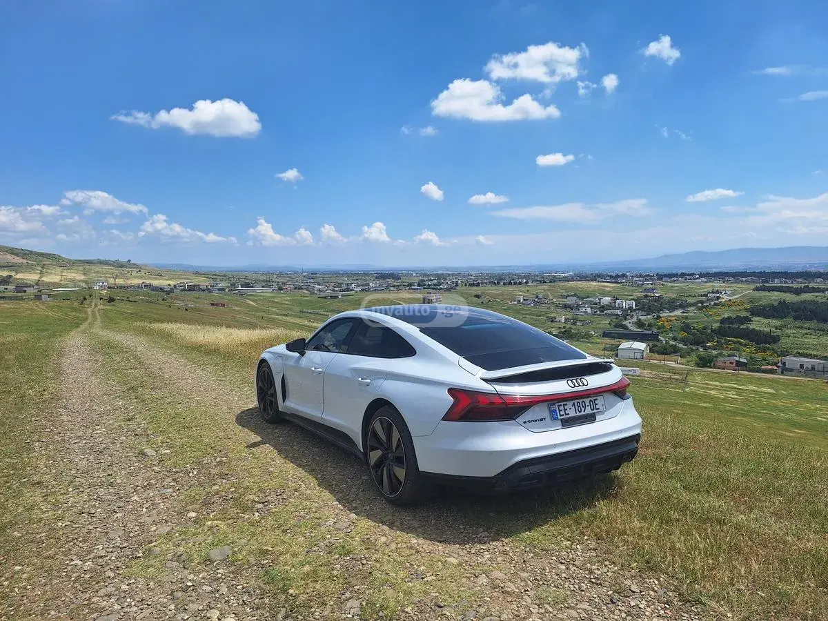 Audi RS e-tron GT 2023 — photo 2