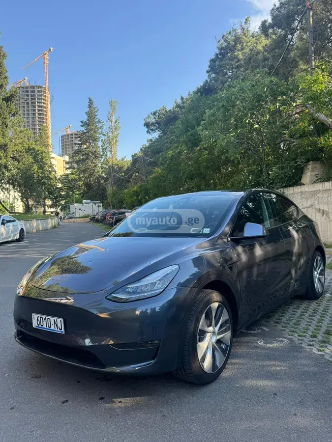 Tesla Model Y 2021 — photo 2
