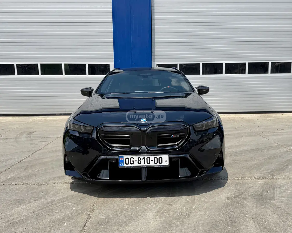 BMW M5 2025 — photo 2