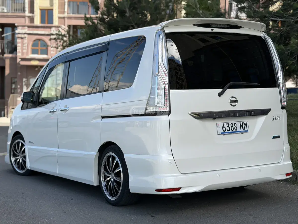 Nissan Serena 2017 — photo 2