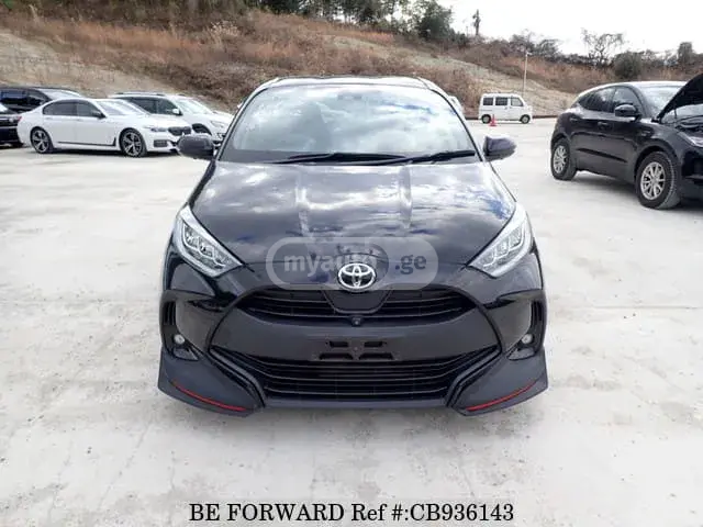 Toyota Yaris 2022 — photo 2