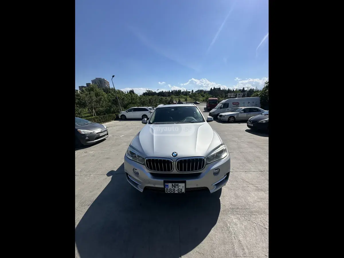 BMW X5 2015 — photo 2