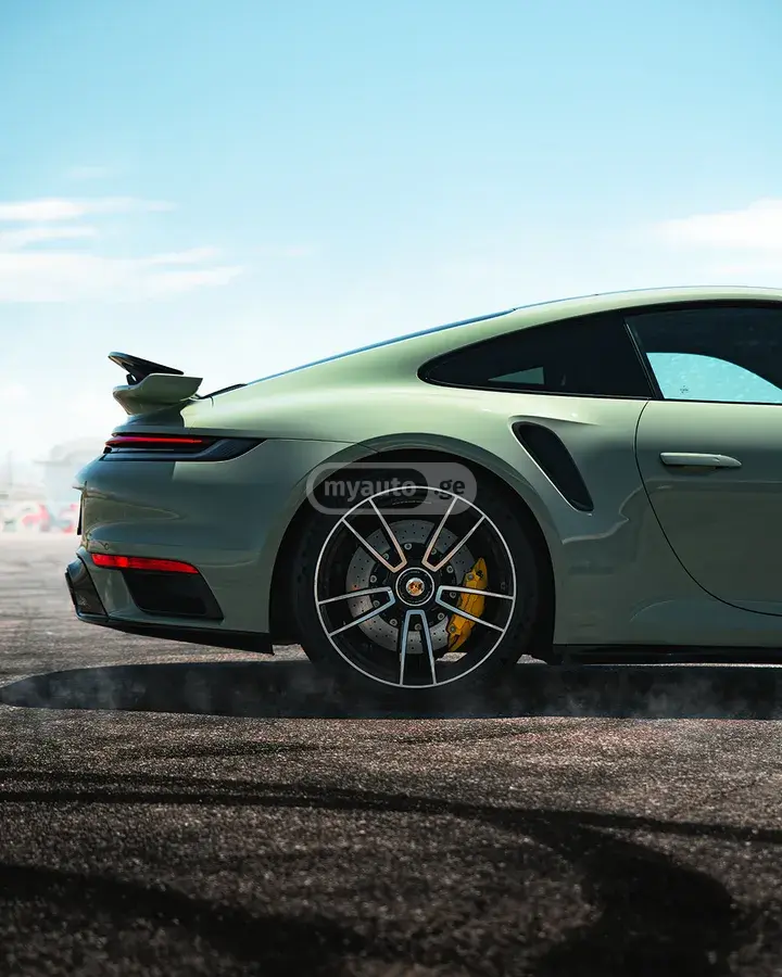 Porsche 911 2025 — photo 2