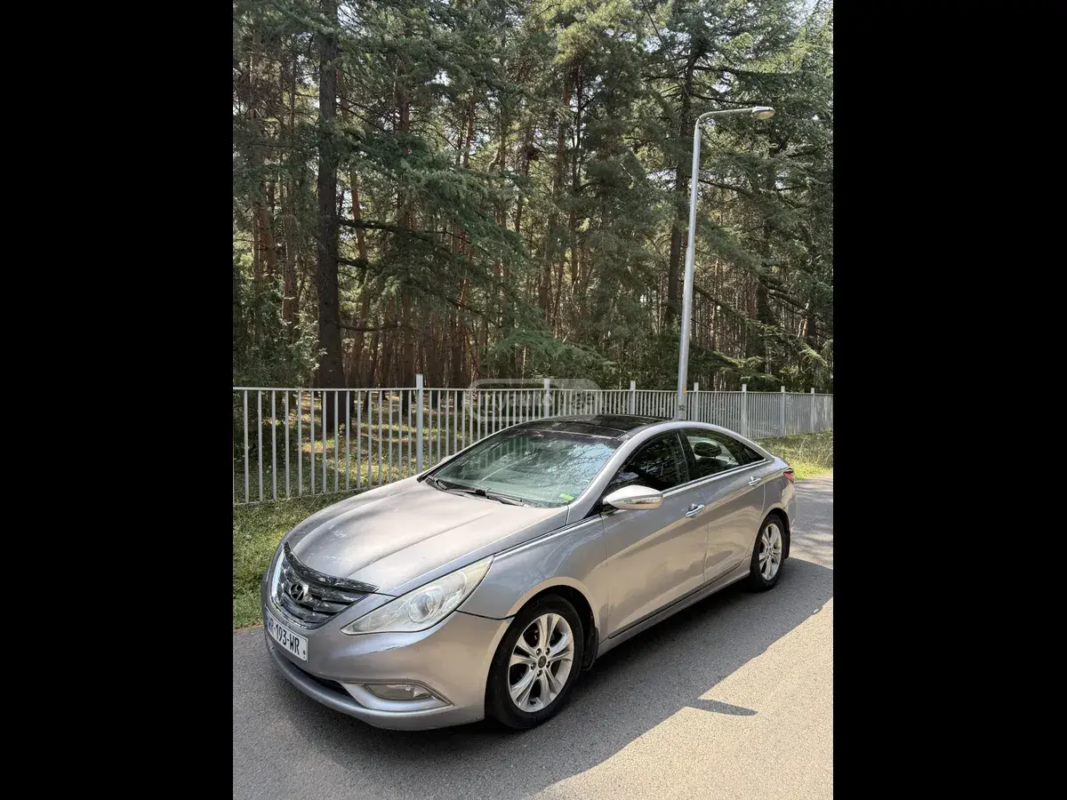 Hyundai Sonata 2010 — photo 2