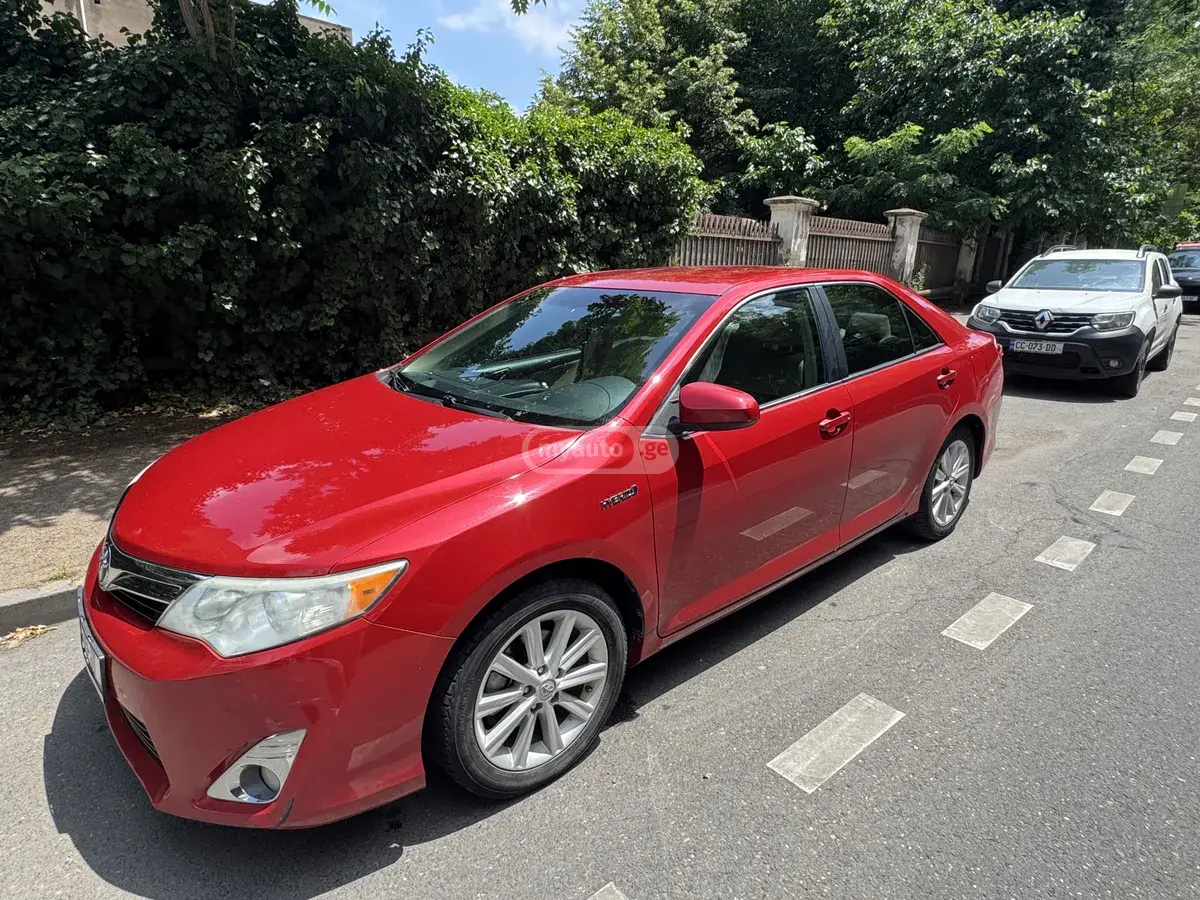Toyota Camry 2014 — photo 2