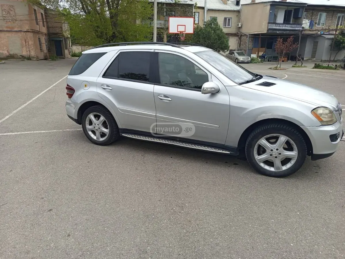 Mercedes-Benz 320 2007 — photo 2
