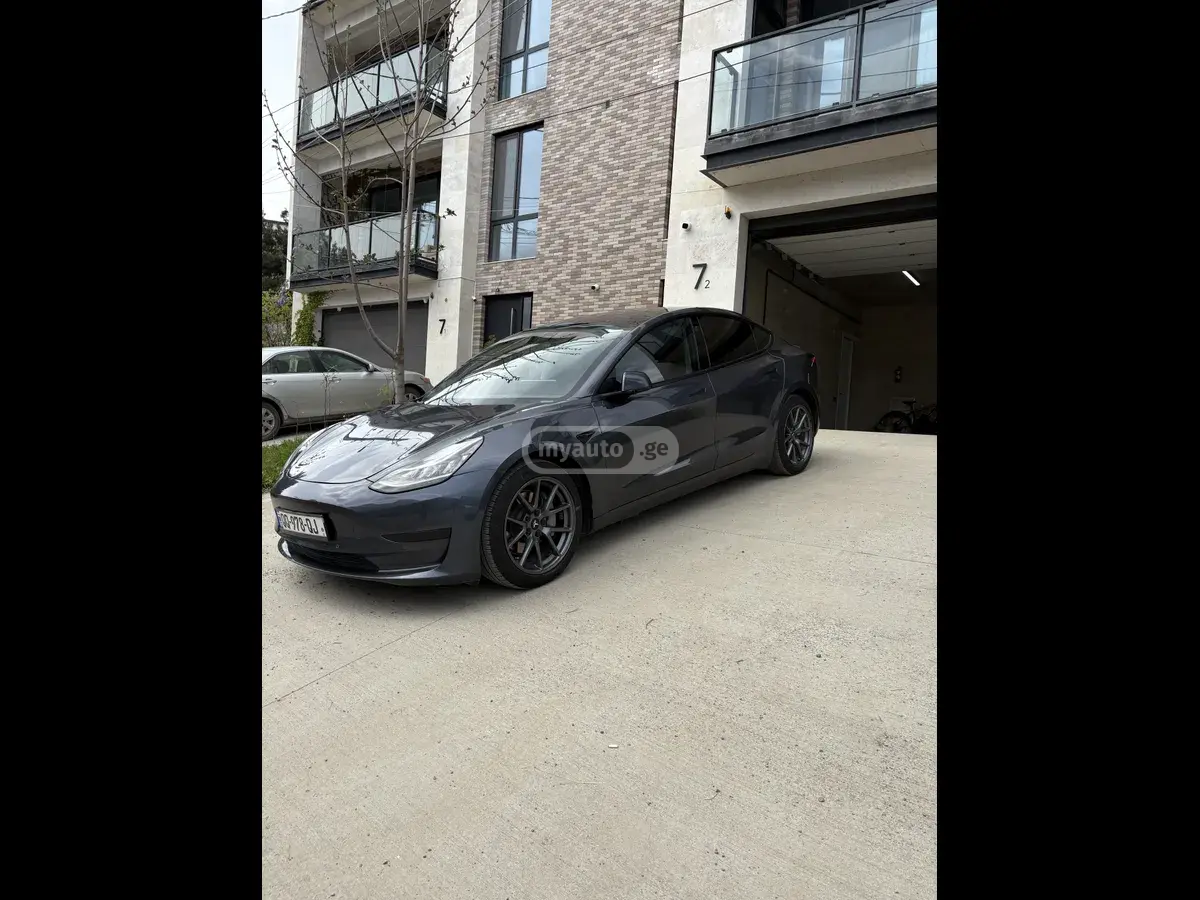 Tesla Model 3 2021 — photo 2