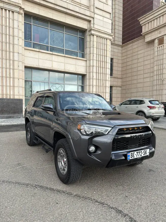 Toyota 4Runner 2020 — photo 2