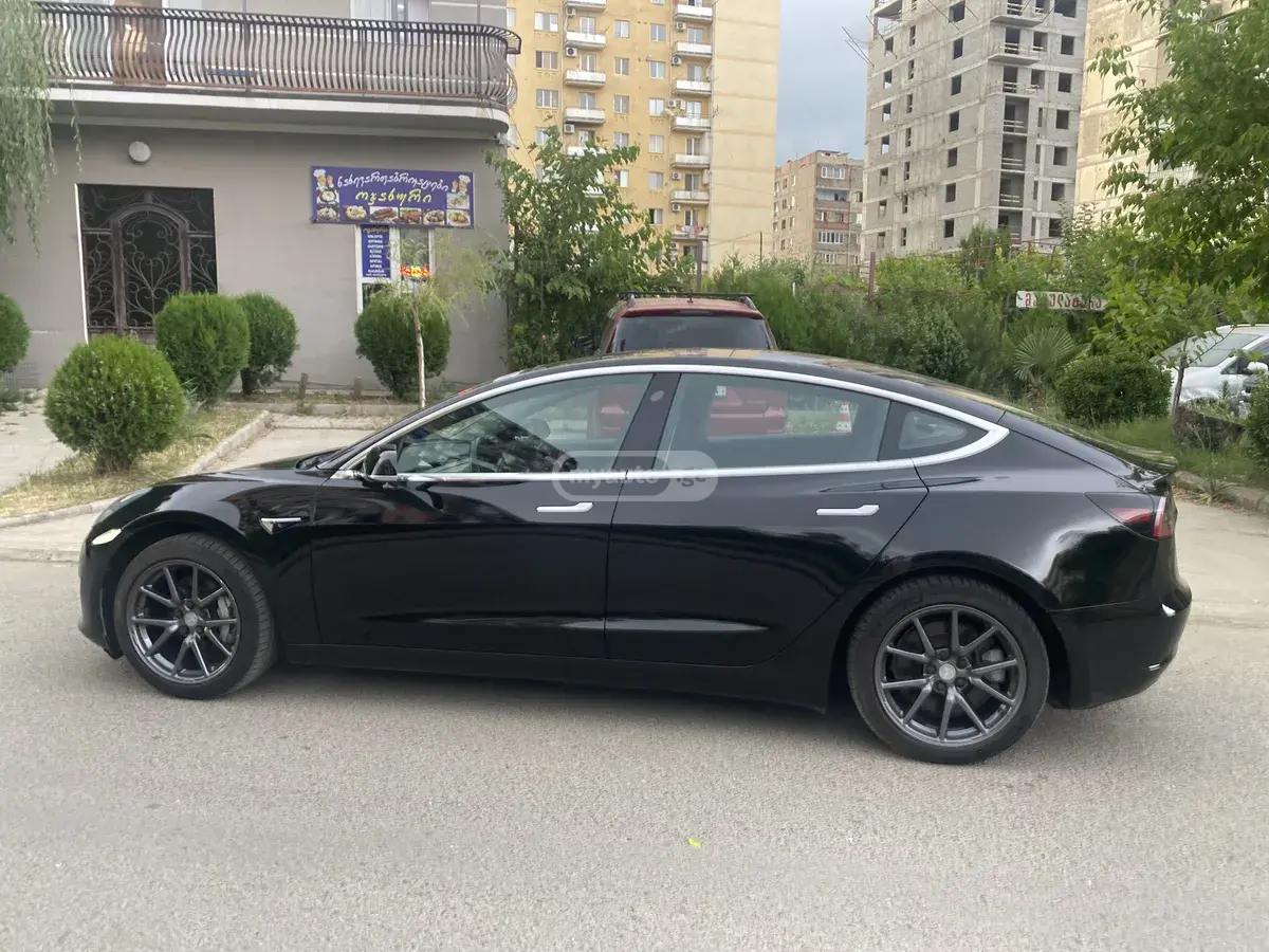 Tesla Model 3 2018 — photo 2