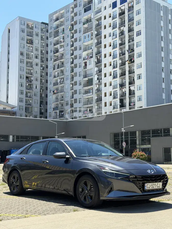 Hyundai Elantra 2022 — photo 2