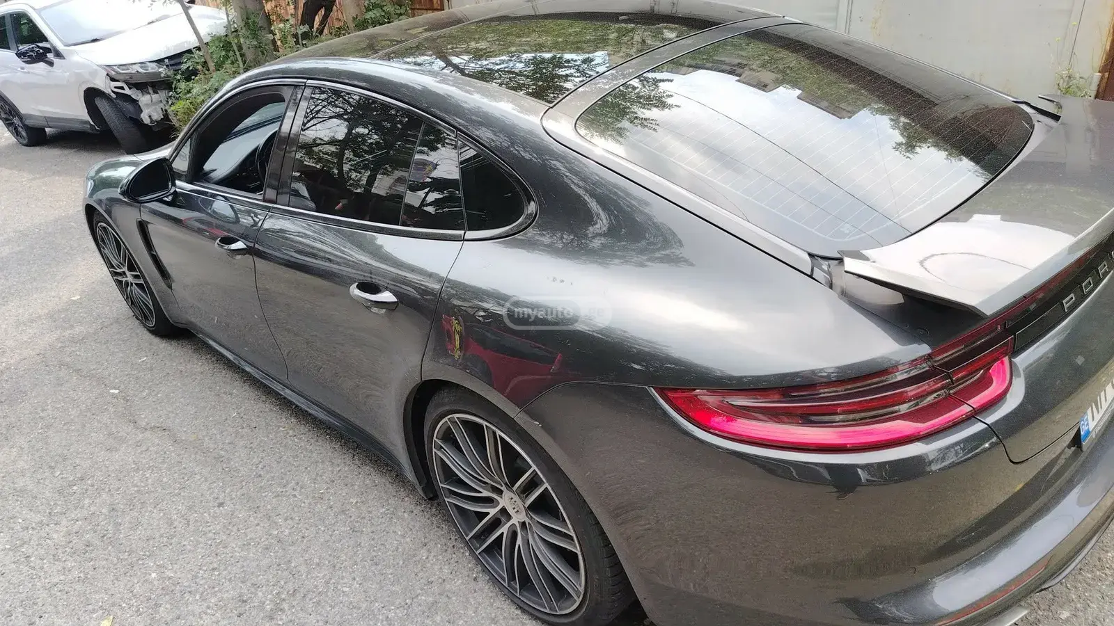 Porsche Panamera 2018 — photo 2