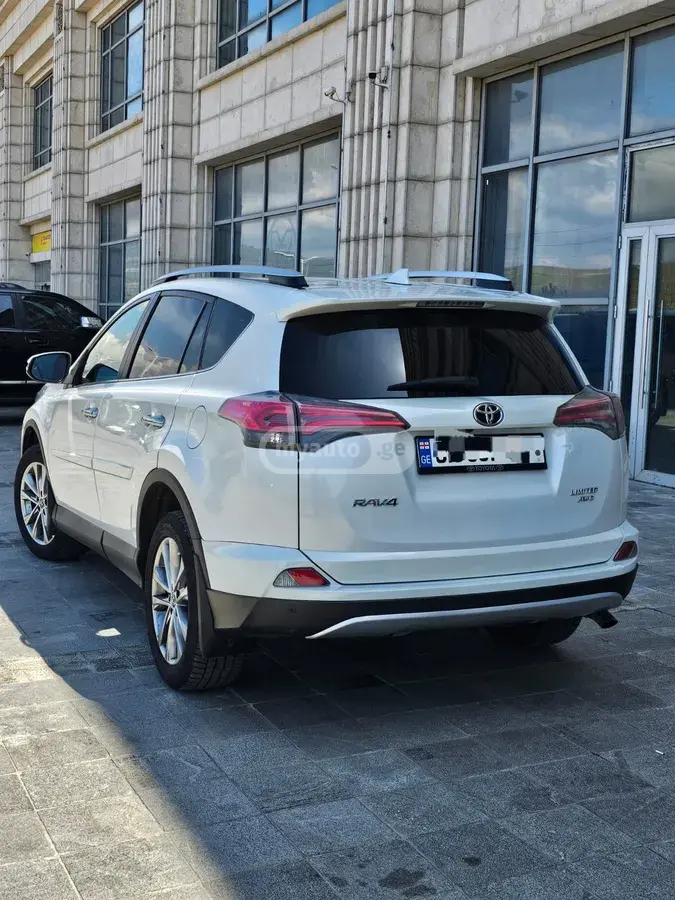 Toyota RAV4 2016 — photo 2