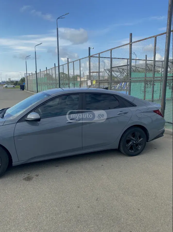 Hyundai Elantra 2022 — photo 2