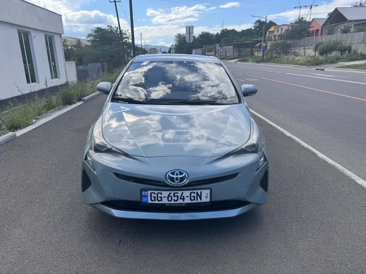 Toyota Prius 2016 — photo 2