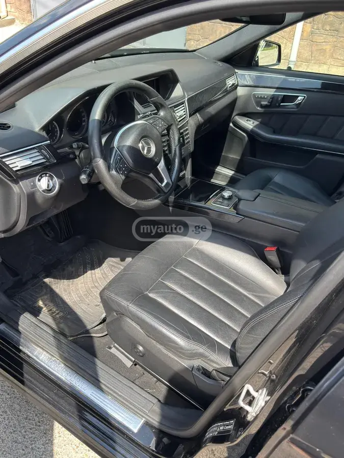 Mercedes-Benz E 220 2012 — photo 2